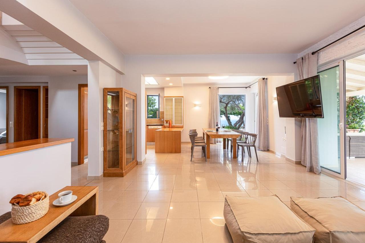 Thetree Villa, With Heated Pool & Spa Whirlpool Gállos Exterior foto